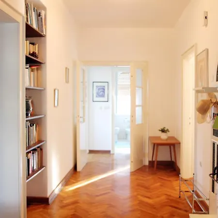 Pomalo Piano Apartment Split